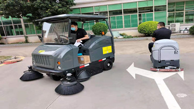 提升清洁效率，，，驾驶式扫地车来袭！！